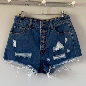 Distressed button short